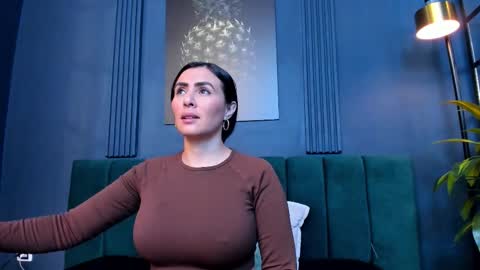 Scarlet Edwars online show from February 2026 12:01:02 PM