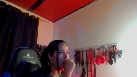 scarlet taylor kennedy online show from October 2025 07:14:02 PM