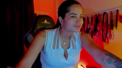 scarlet taylor kennedy online show from December 2025 06:48:01 PM