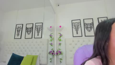 Snapshot of scarlet_stan22 chatting on December 2024 10:58:01 AM Isa online show from December 2024 10:58:01 AM