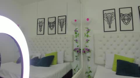 Snapshot of scarlet_stan22 chatting on December 2024 10:23:02 AM Isa online show from December 2024 10:23:02 AM