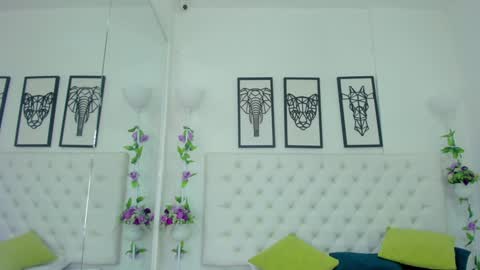 Snapshot of scarlet_stan22 chatting on January 2025 10:44:01 AM Isa online show from January 2025 10:44:01 AM