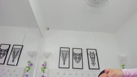 Snapshot of scarlet_stan22 chatting on January 2025 11:13:02 AM Isa online show from January 2025 11:13:02 AM