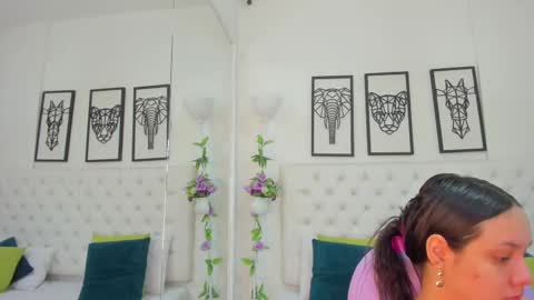 Snapshot of scarlet_stan22 chatting on February 2025 10:58:01 AM Isa online show from February 2025 10:58:01 AM