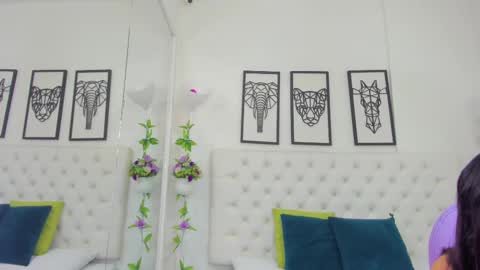 Snapshot of scarlet_stan22 chatting on February 2025 10:30:02 AM Isa online show from February 2025 10:30:02 AM