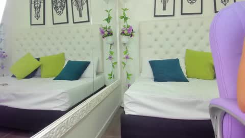 Snapshot of scarlet_stan22 chatting on March 2025 11:05:01 AM Isa online show from March 2025 11:05:01 AM