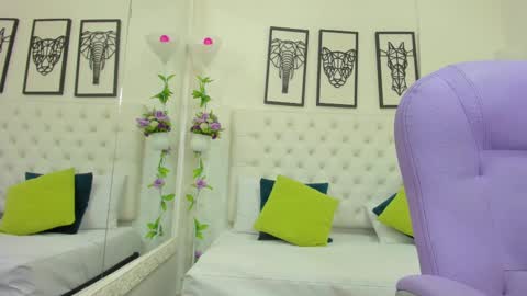 Snapshot of scarlet_stan22 chatting on March 2025 10:59:02 AM Isa online show from March 2025 10:59:02 AM