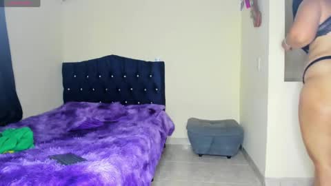 Snapshot of scarlet_tommy chatting on January 2025 10:16:02 PM scarlet_tommy online show from January 2025 10:16:02 PM