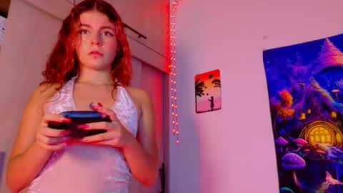 Snapshot of scarletblaze_ chatting on October 2025 09:22:01 PM Scarlet online show from October 2025 09:22:01 PM