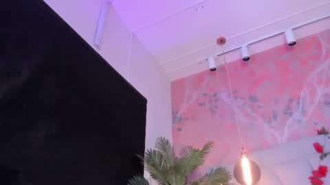 Scarlet Dayana online show from June 2026 12:05:02 PM