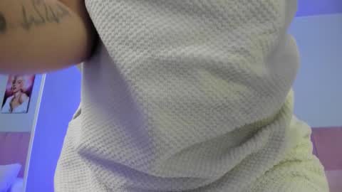 Scarlet  online show from December 2025 04:51:01 AM