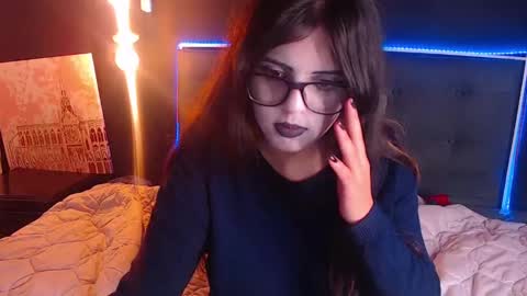 Snapshot of scarleth_shadow chatting on February 2025 05:04:01 AM SCARLETH online show from February 2025 05:04:01 AM