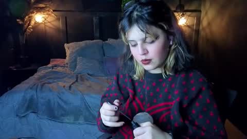 Snapshot of scarleth_shadow chatting on September 2025 01:40:01 AM SCARLETH online show from September 2025 01:40:01 AM
