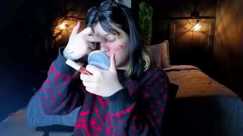 Snapshot of scarleth_shadow chatting on September 2025 01:22:01 AM SCARLETH online show from September 2025 01:22:01 AM