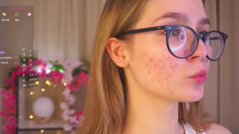 Snapshot of scarletliips chatting on December 2025 08:24:02 PM Maria online show from December 2025 08:24:02 PM