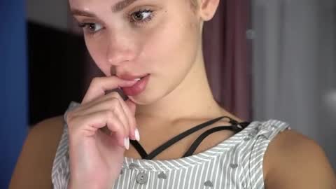Snapshot of scarletmore chatting on June 2026 10:15:01 PM Scarlet online show from June 2026 10:15:01 PM