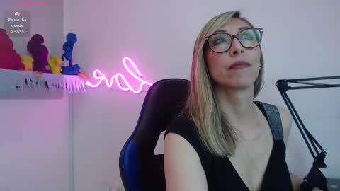 Scarlett online show from November 2025 12:02:02 PM