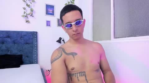 Snapshot of scarlett_777_dante chatting on June 2026 02:19:01 PM Scarlett y Dante online show from June 2026 02:19:01 PM