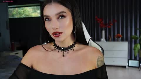 juli online show from October 2025 09:37:01 PM