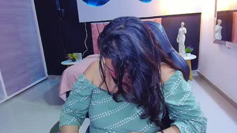 Snapshot of scarlett__joness chatting on April 2026 02:47:02 AM SCARLETT online show from April 2026 02:47:02 AM