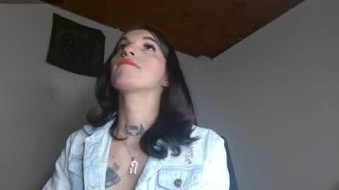 Snapshot of scarlett_crastrawberry chatting on May 2026 02:42:01 AM scarlet online show from May 2026 02:42:01 AM