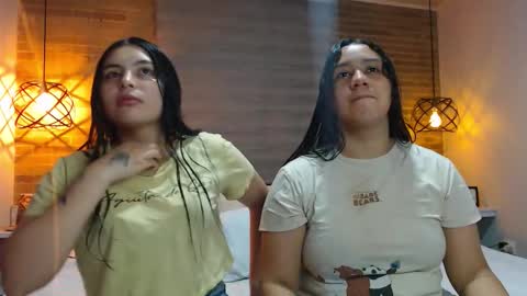 Snapshot of scarlett_evance chatting on November 2025 09:43:02 AM Scarlett and Jazmin online show from November 2025 09:43:02 AM