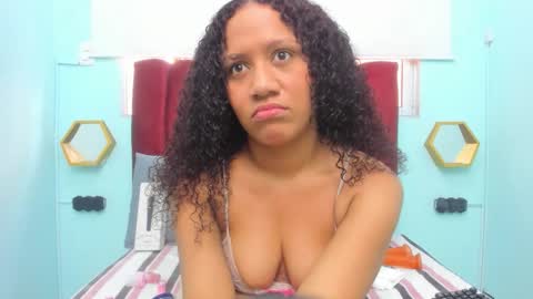 Snapshot of scarlett_fox20 chatting on December 2025 01:38:01 PM scarlett_fox20 online show from December 2025 01:38:01 PM