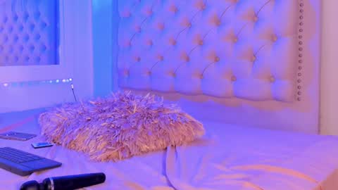 Snapshot of scarlett_grand chatting on March 2025 08:35:02 PM Scarlett Grand online show from March 2025 08:35:02 PM