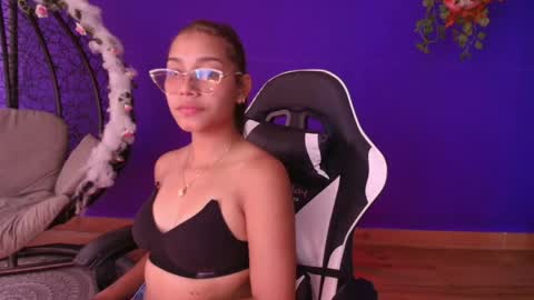 Snapshot of scarlett_lune chatting on May 2026 07:30:01 PM scarlett_lune online show from May 2026 07:30:01 PM