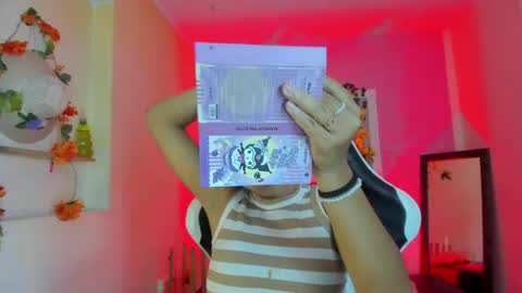 Snapshot of scarlett_lune chatting on May 2026 06:49:02 PM scarlett_lune online show from May 2026 06:49:02 PM