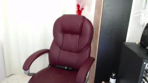 scarlett_mill online show from May 2026 06:05:02 PM