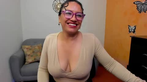 Snapshot of scarlett_sax chatting on May 2026 11:31:02 PM Scarlett sax online show from May 2026 11:31:02 PM