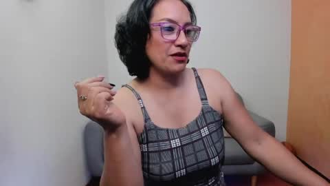 Snapshot of scarlett_sax chatting on May 2026 10:19:01 PM Scarlett sax online show from May 2026 10:19:01 PM