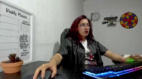 Snapshot of scarlett_sen chatting on December 2024 05:43:02 PM Mistress Scarlett online show from December 2024 05:43:02 PM