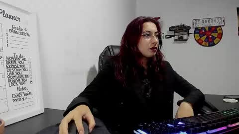 Snapshot of scarlett_sen chatting on January 2025 01:36:02 PM Mistress Scarlett online show from January 2025 01:36:02 PM