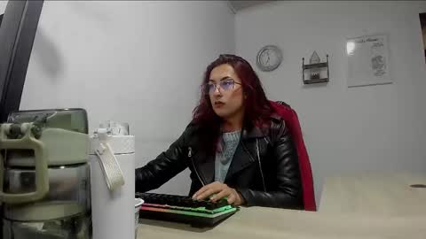 Snapshot of scarlett_sen chatting on February 2025 04:11:02 PM Mistress Scarlett online show from February 2025 04:11:02 PM