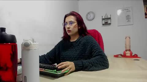 Snapshot of scarlett_sen chatting on February 2025 12:28:01 PM Mistress Scarlett online show from February 2025 12:28:01 PM