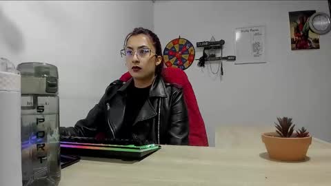 Snapshot of scarlett_sen chatting on March 2025 01:12:01 PM Mistress Scarlett online show from March 2025 01:12:01 PM