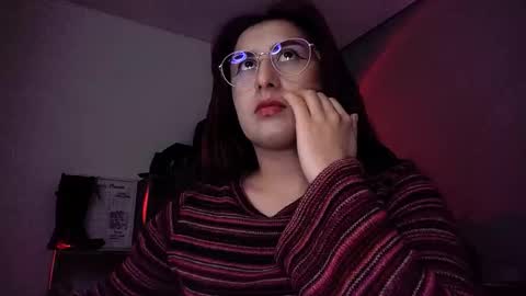 Snapshot of scarlett_sen chatting on September 2025 02:17:01 PM Mistress Scarlett online show from September 2025 02:17:01 PM