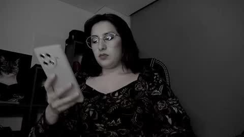 Snapshot of scarlett_sen chatting on September 2025 03:06:02 PM Mistress Scarlett online show from September 2025 03:06:02 PM