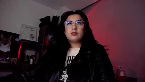 Snapshot of scarlett_sen chatting on October 2025 03:00:01 PM Mistress Scarlett online show from October 2025 03:00:01 PM