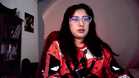 Snapshot of scarlett_sen chatting on November 2025 02:18:02 PM Mistress Scarlett online show from November 2025 02:18:02 PM