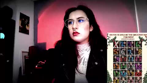 Snapshot of scarlett_sen chatting on December 2025 02:45:02 PM Mistress Scarlett online show from December 2025 02:45:02 PM