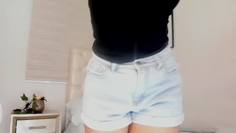 Scarleth  online show from November 2025 04:00:02 AM