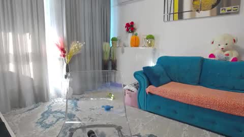 Scarlett online show from October 2025 06:37:02 AM