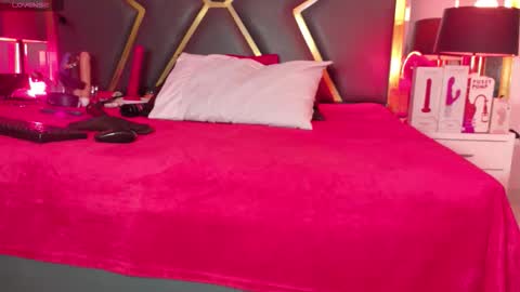 Scarlett Hot online show from October 2025 01:01:02 PM