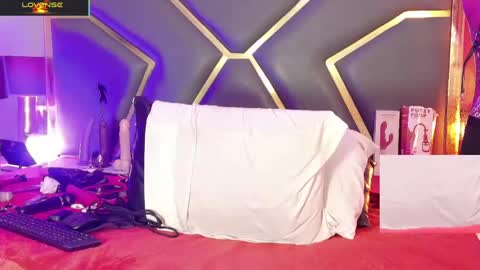 Snapshot of scarletthott1 chatting on May 2026 02:45:01 PM Scarlett Hot online show from May 2026 02:45:01 PM
