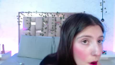 Snapshot of scarlettroxx chatting on September 2025 11:32:02 AM Scarlet online show from September 2025 11:32:02 AM