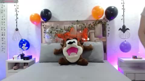 Snapshot of scarlettroxx chatting on October 2025 11:29:01 AM Scarlet online show from October 2025 11:29:01 AM