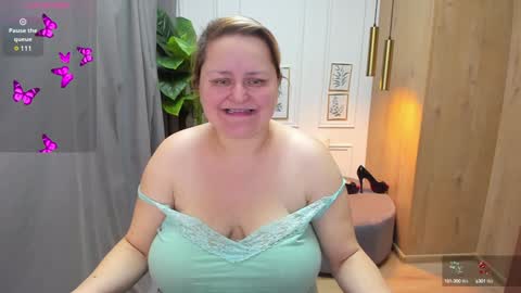 Snapshot of scarlettsoft chatting on December 2024 06:02:02 AM Scarlett online show from December 2024 06:02:02 AM